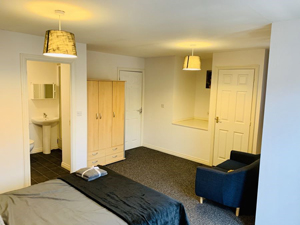 House Share at 14 Lakeview Way Hampton